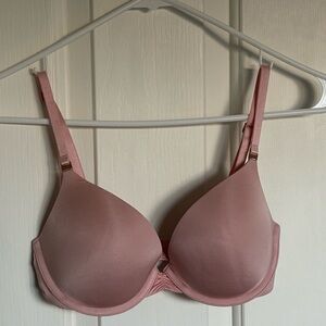 Aerie pink padded bra. Size 34C. 3 double hooks in the back. Rose gold detail